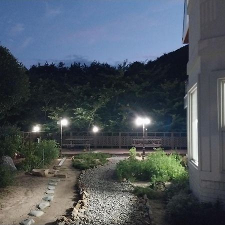 White House Hotell Namhae Eksteriør bilde