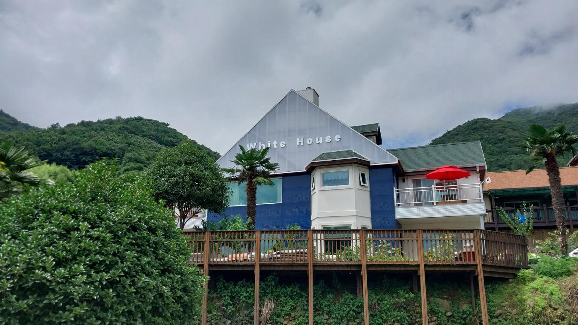 White House Hotell Namhae Eksteriør bilde